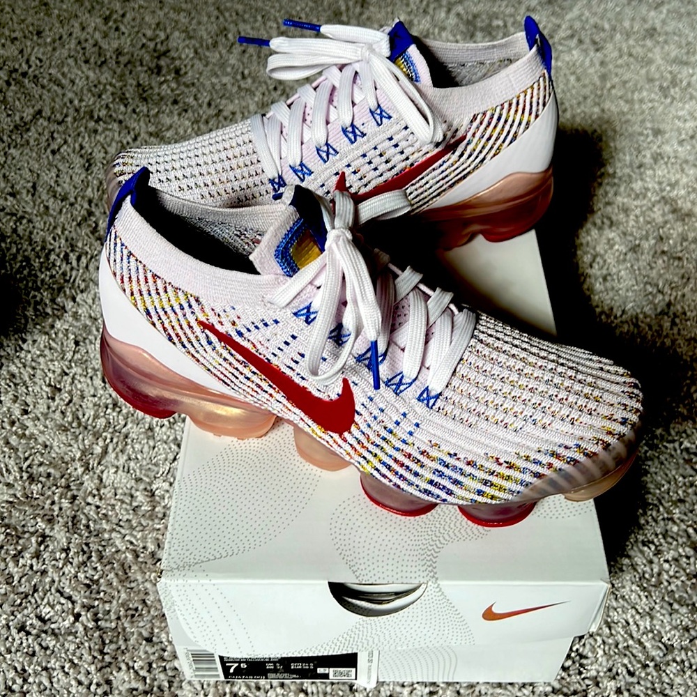 AUTHENTIC~Nike Vapormax 3